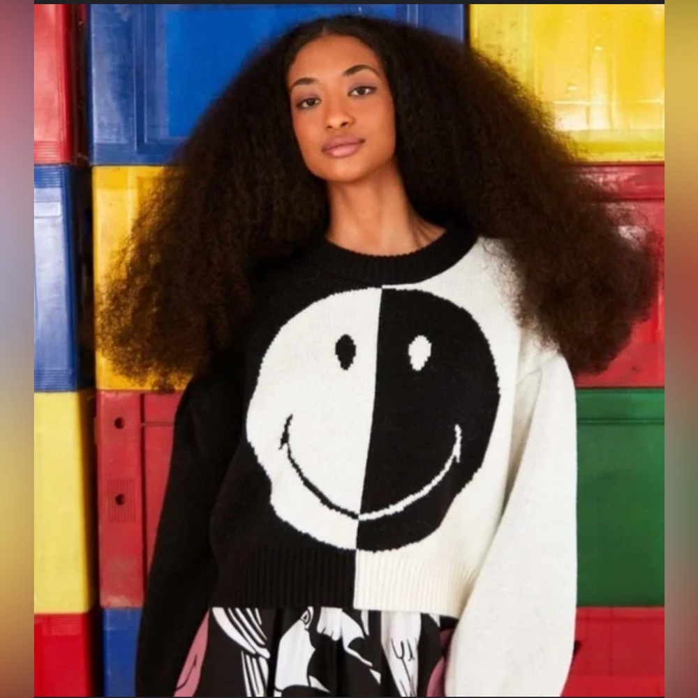 Farm Rio🩷 Smiley Collaboration Sweater Size Large